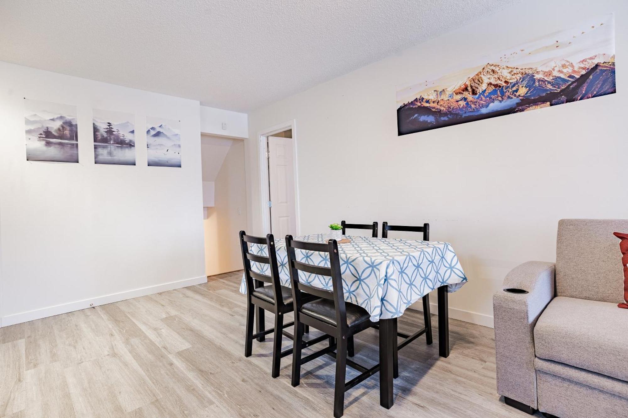 Walkout Basement Suite, 2 Bdr 4bd, Bright And Spacious Appartement