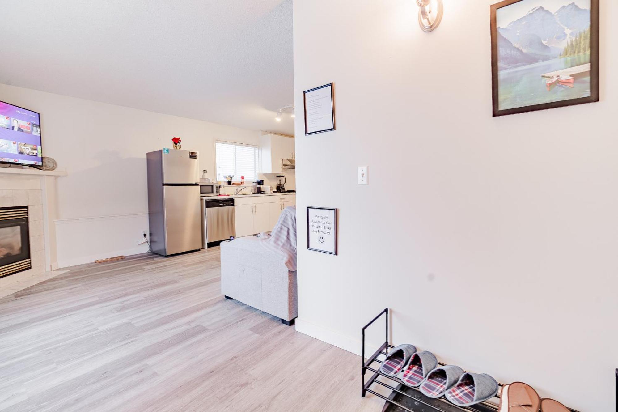 Appartement Walkout Basement Suite, 2 Bdr 4bd, Bright And Spacious Calgary